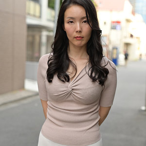 イロハ｜肉付きのいい巨乳熟女人妻の素人動画【gjkz662】